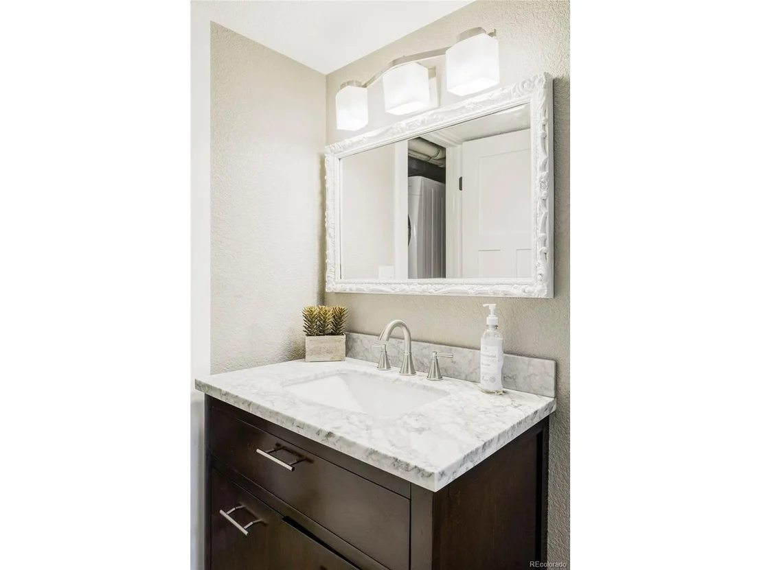 Photo of 365 Seminole Dr