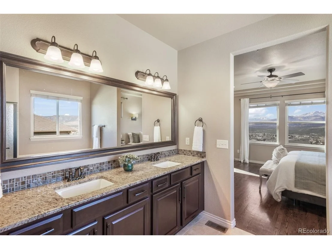 Photo of 215 Kettle Valley Way