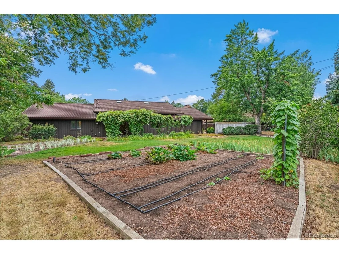 Photo of 5161 Laurel Ave