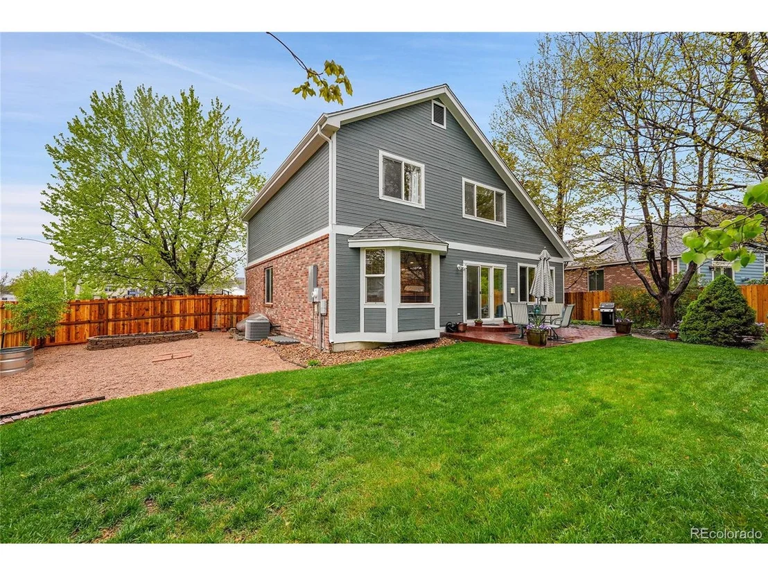 Photo of 1101 Ridgeview Cir