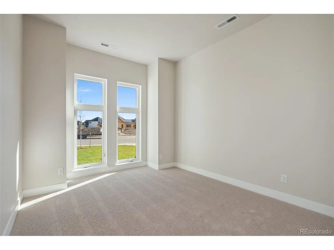 Photo of 1720 Barefoot Dr