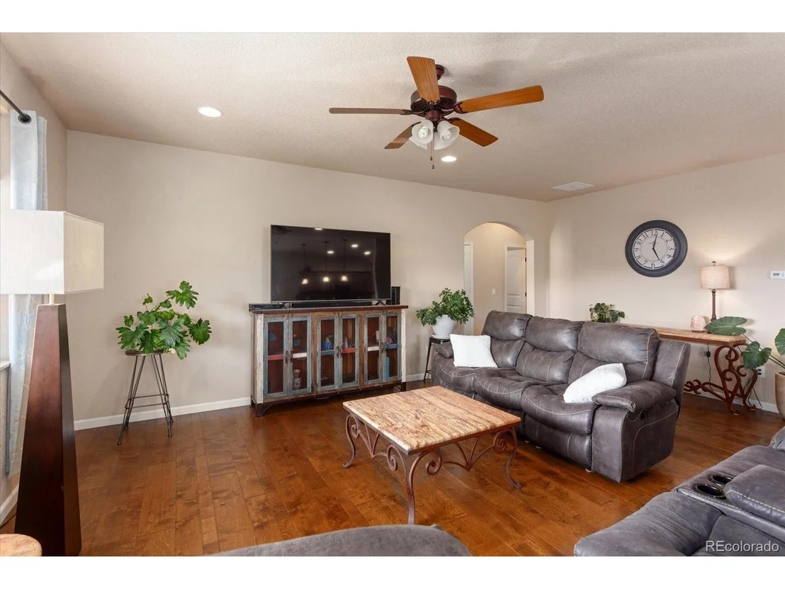 Photo of 210 Cottonwood Cir