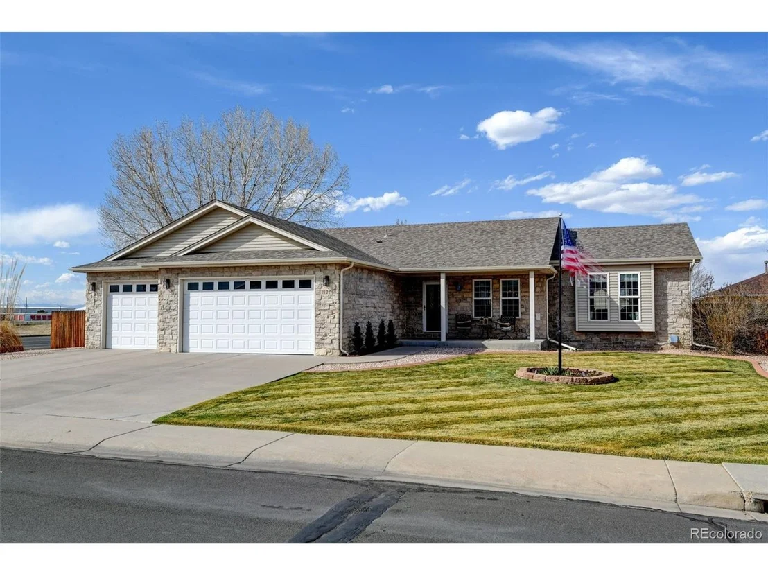 Photo of 1127 Cherrywood Dr