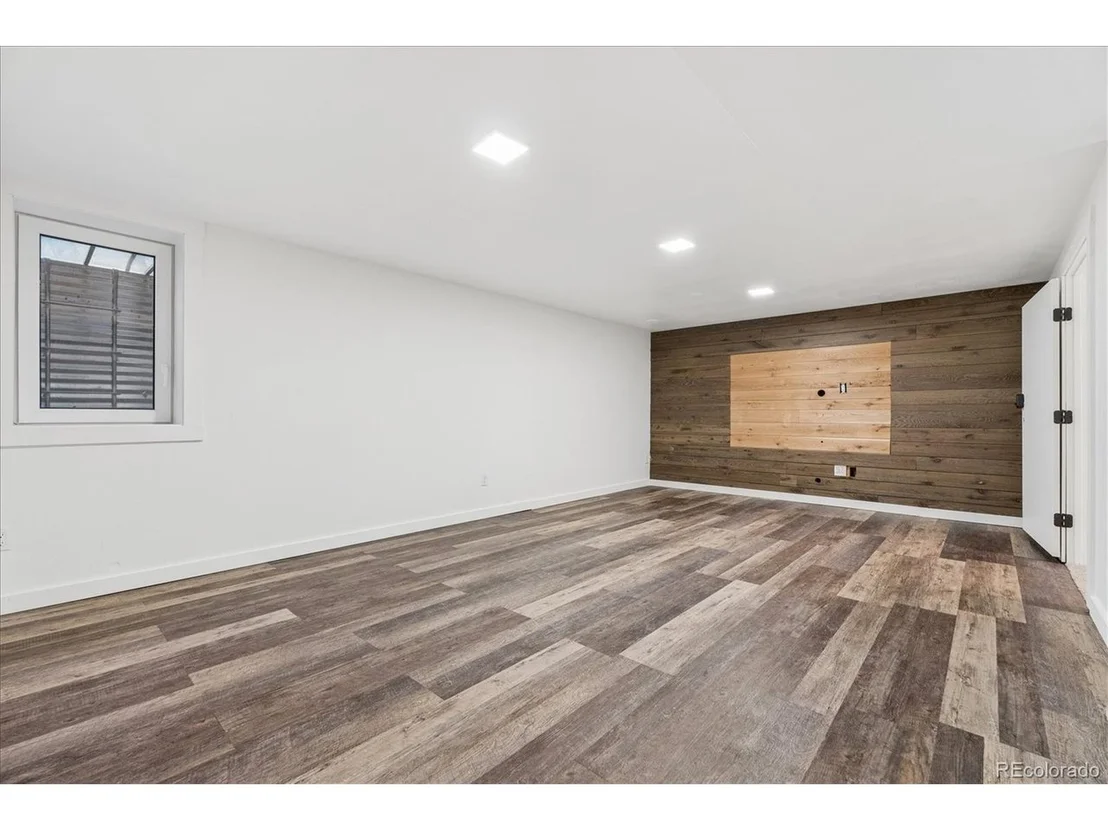 Photo of 215 Beryl Way