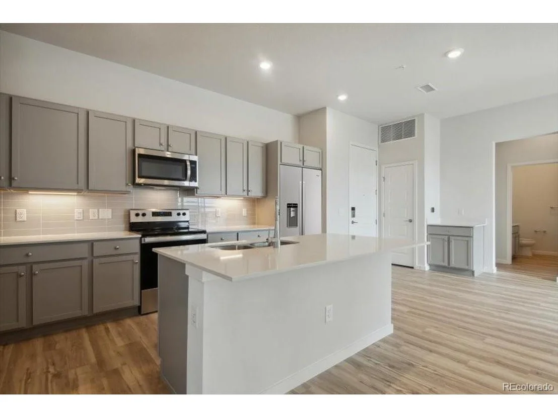 Photo of Unit 1407 at 487 Interlocken Blvd