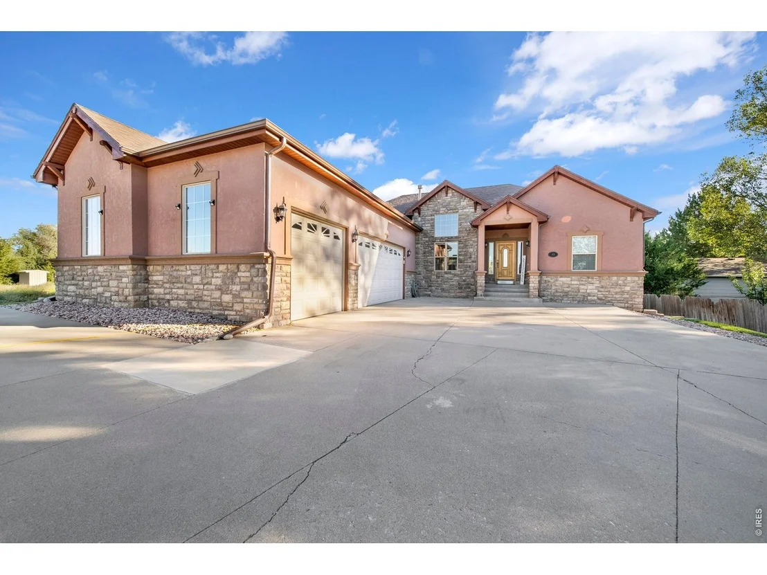 Photo of 48 Bachar Dr