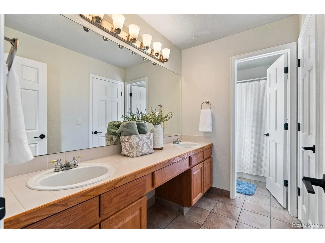 Photo of 10182 Knoll Cir