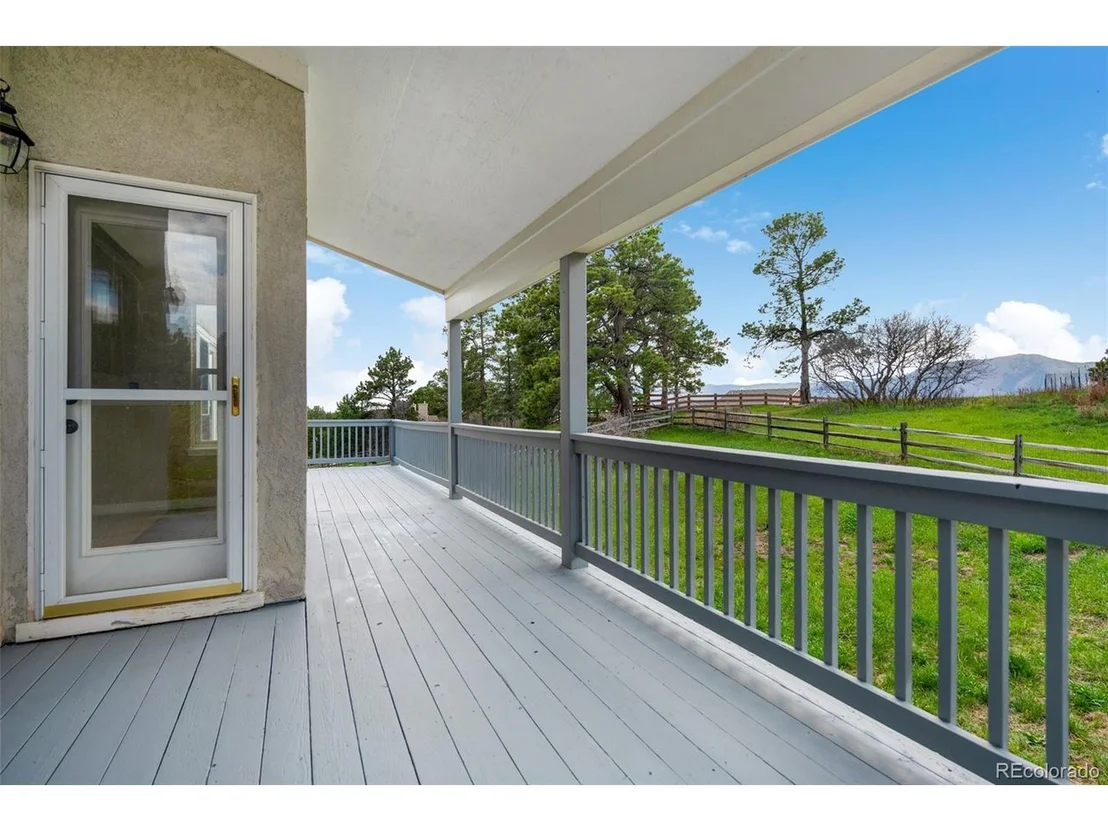 Photo of 1670 Ridgeview Cir