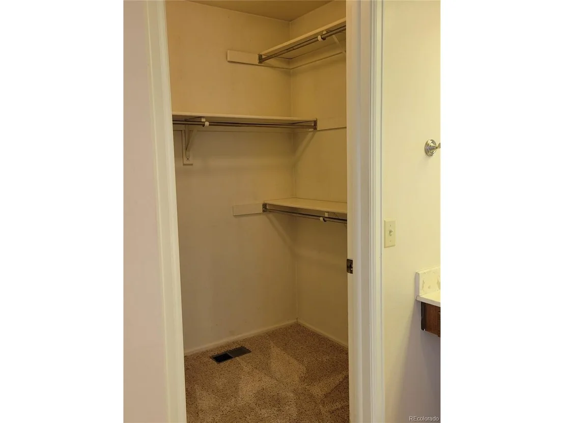 Photo of 8285 Iris Ct
