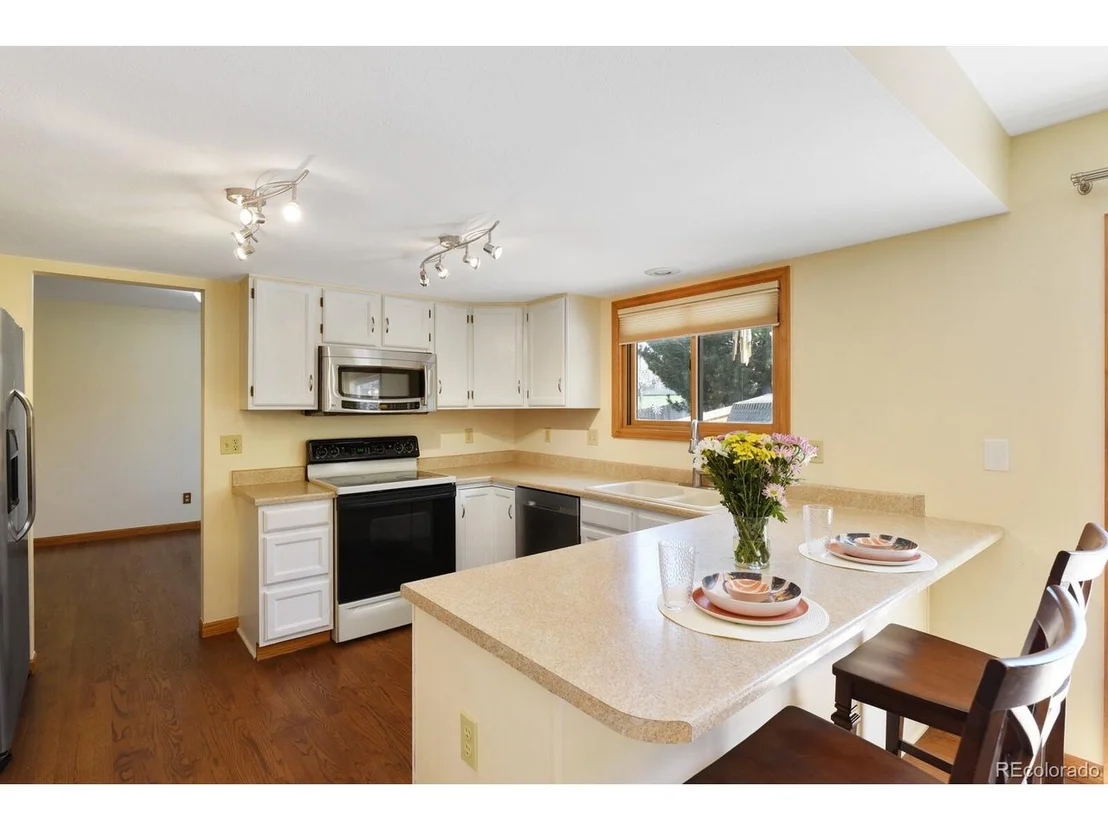 Photo of 976 E 132nd Cir