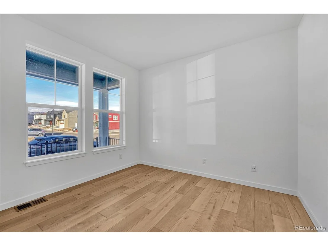 Photo of 246 Mohawk Cir