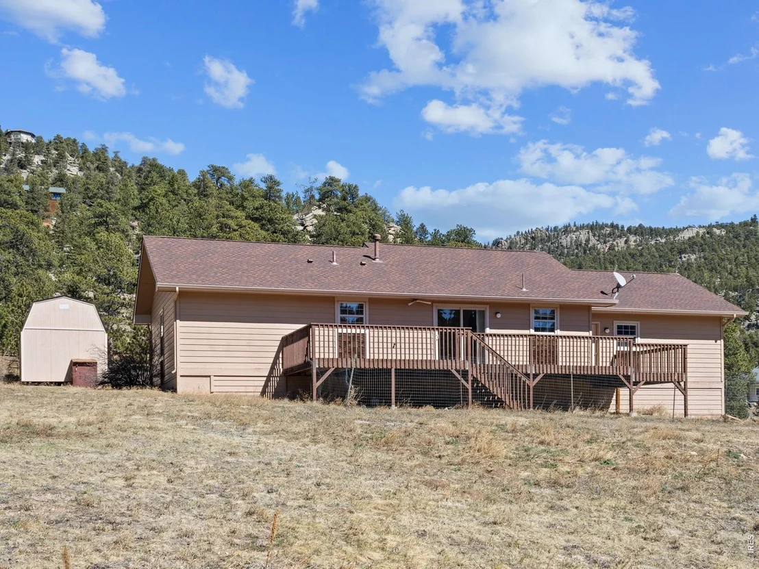 Photo of 582 Meadowview Dr