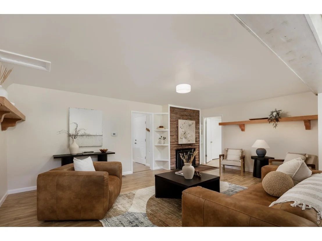 Photo of 465 Deer Ln