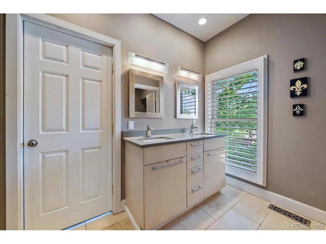 Photo of 1279 Vine St