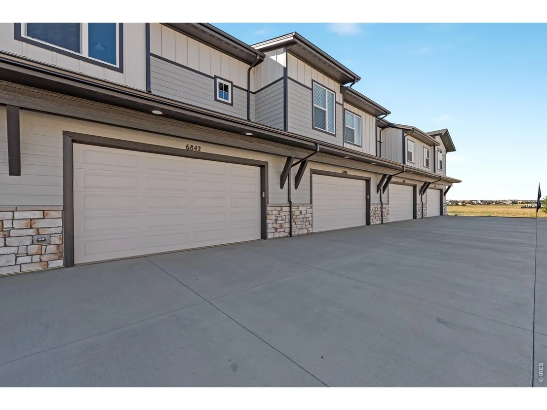 Photo of 6796 Maple Leaf Dr