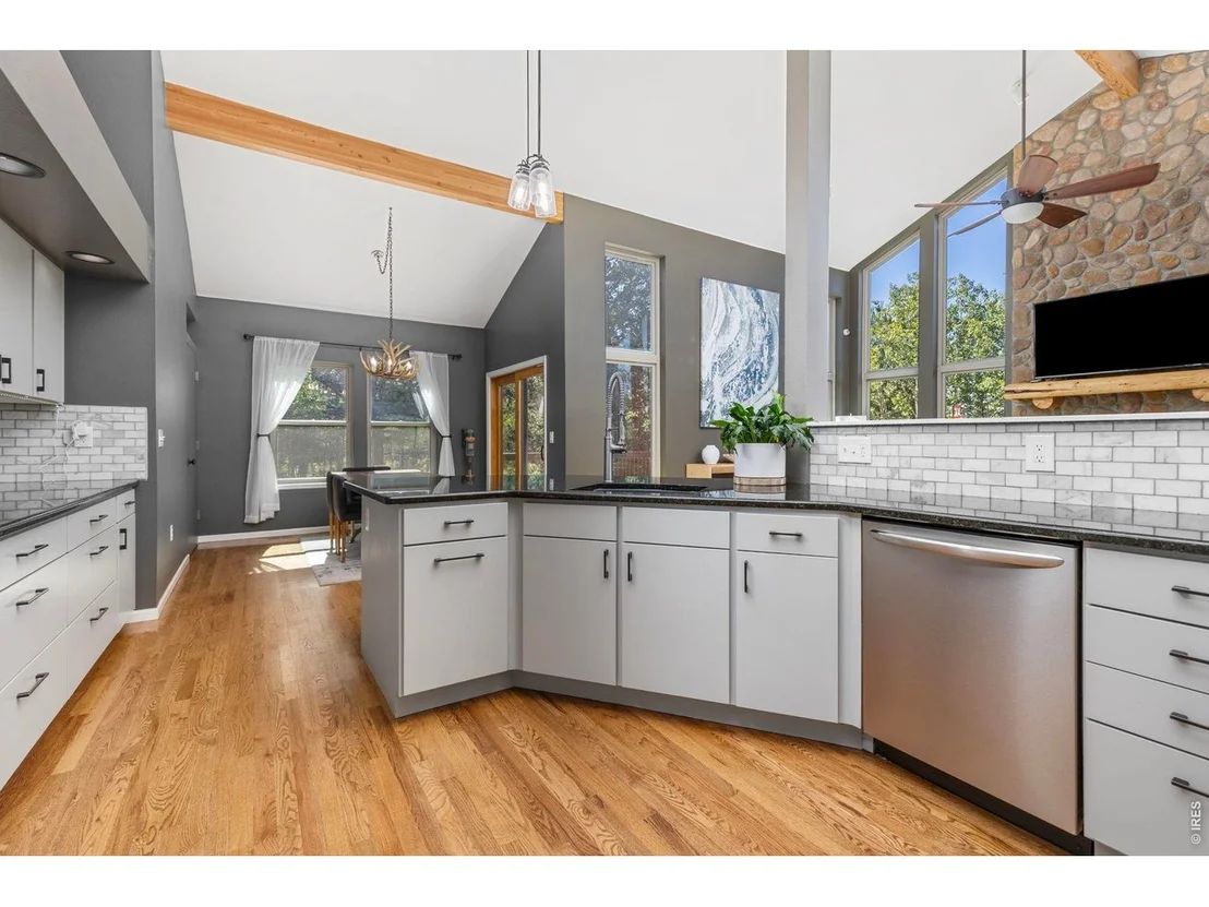 Photo of 428 Aspen Ln