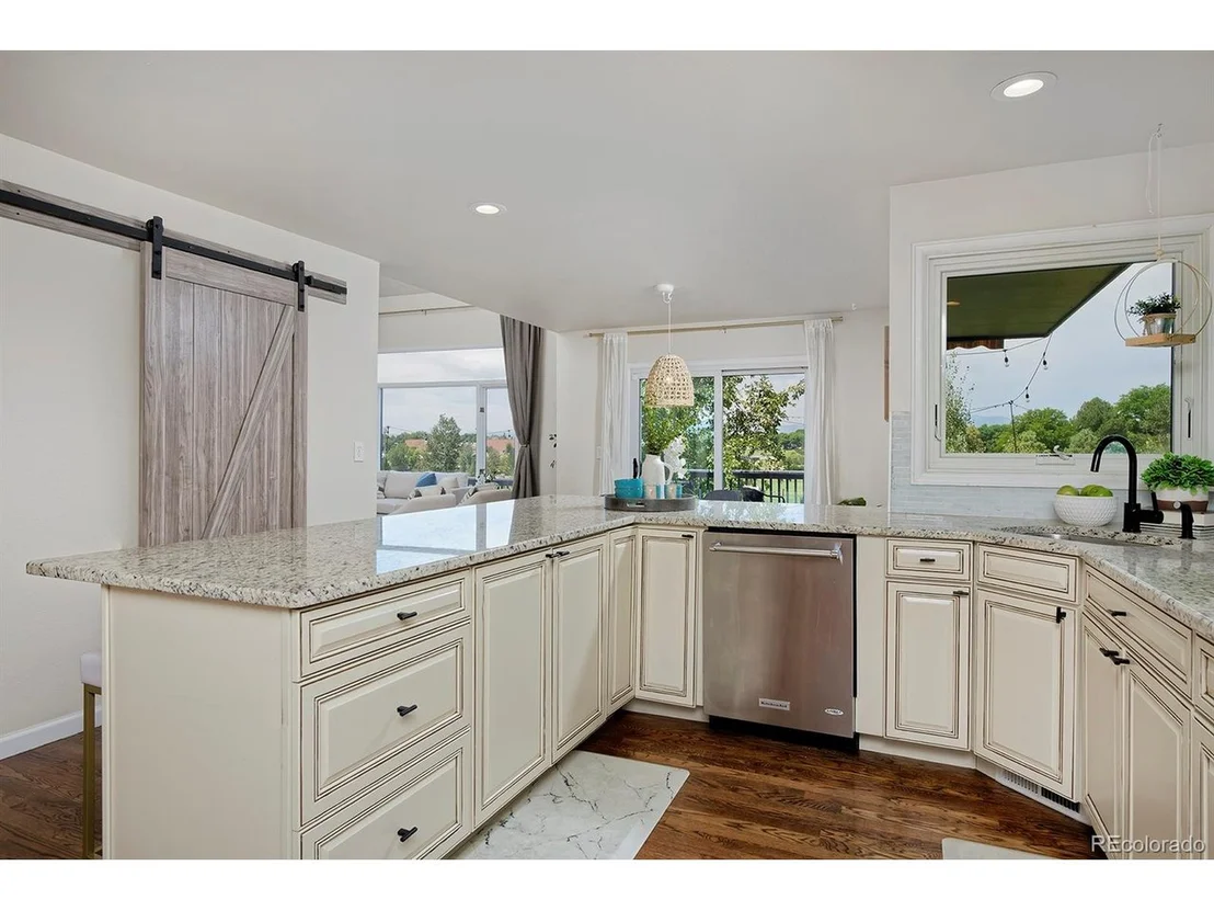 Photo of 1175 Oakhurst Dr