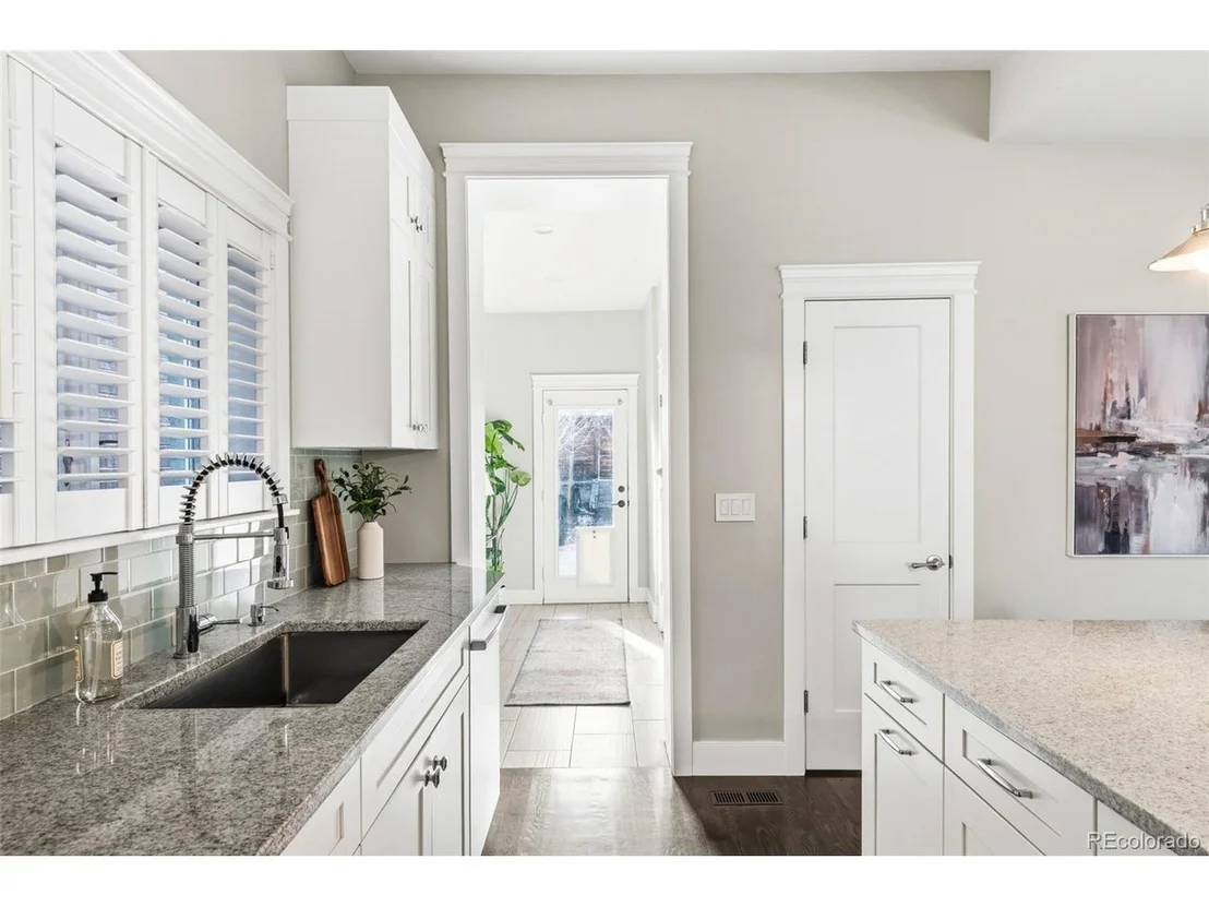Photo of 3321 Bryant St
