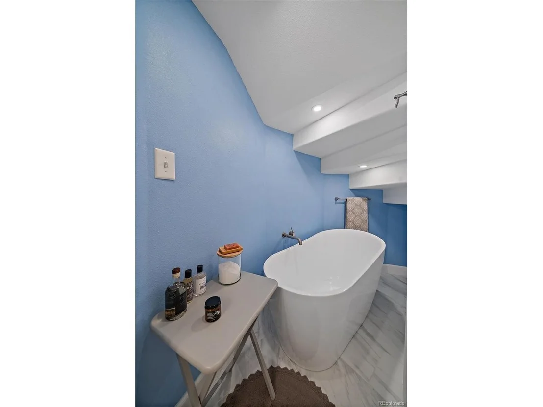 Photo of 6516 Vesuvius Rd