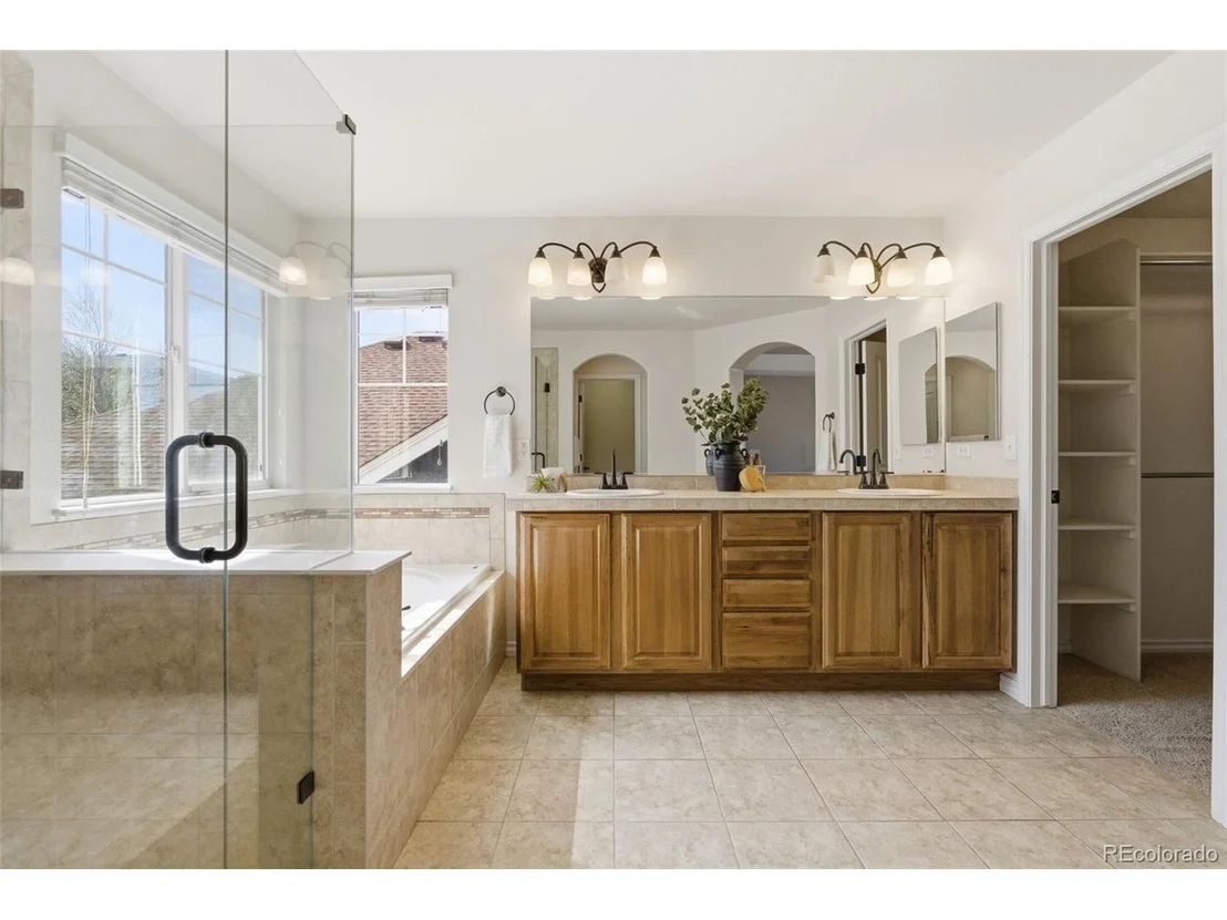 Photo of 5301 Fullerton Cir