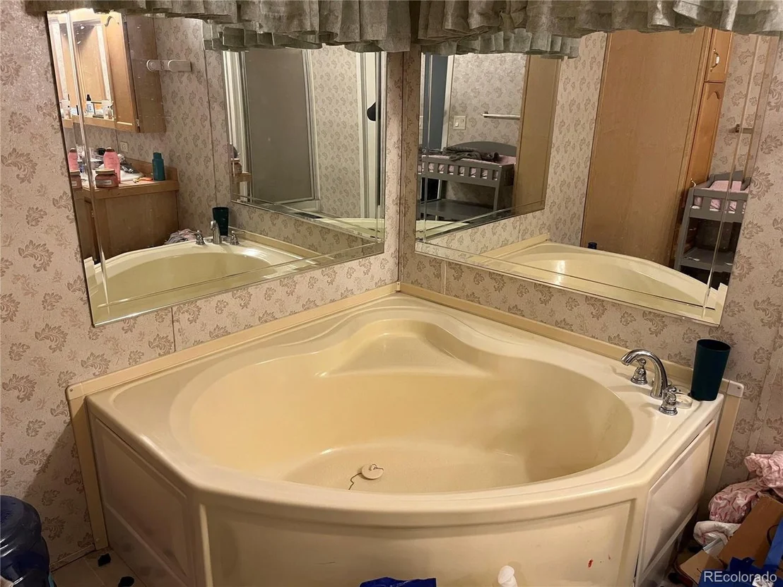 Photo of 916 Maple Dr