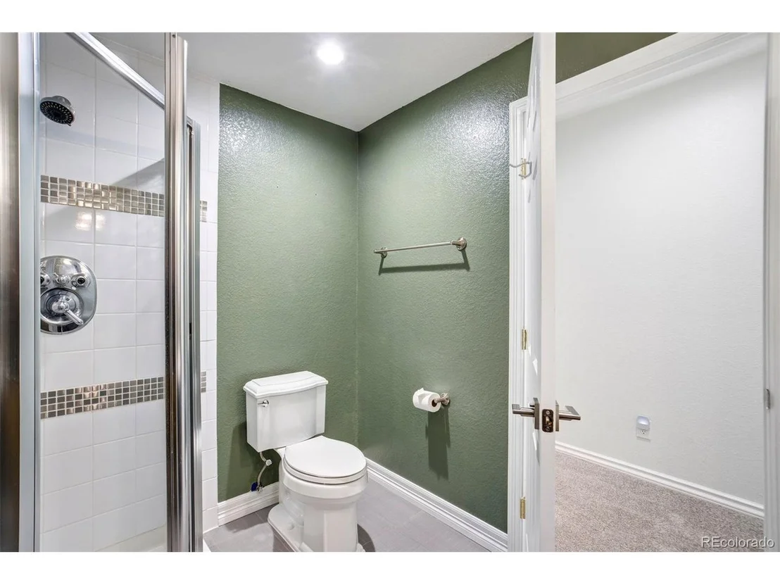 Photo of 327 Ingleton Ct