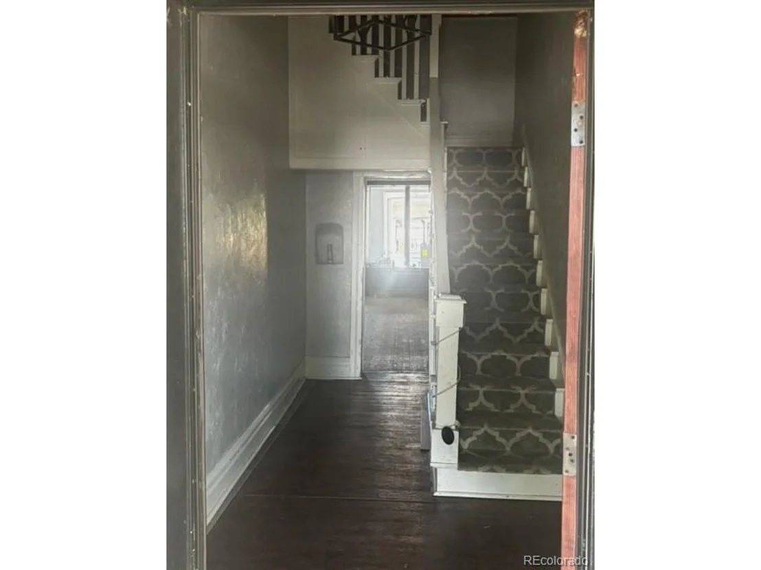 Photo of 331 Main St