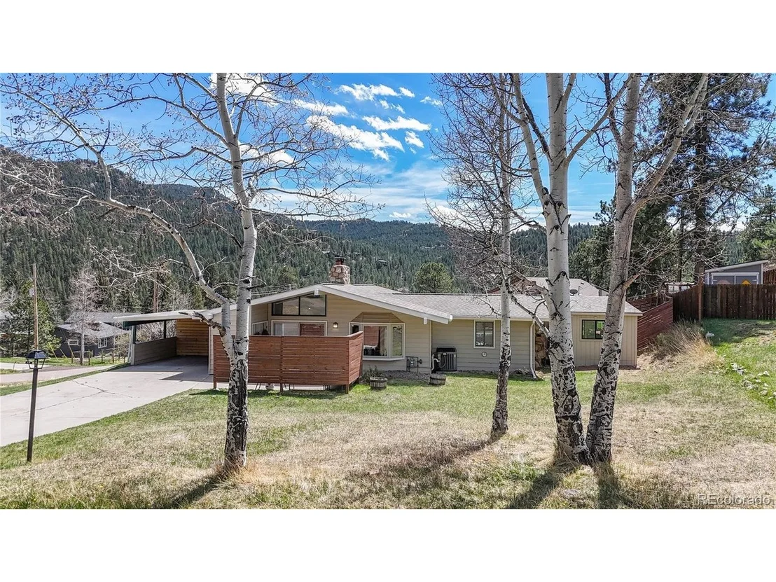 Photo of 27976 Lupine Dr