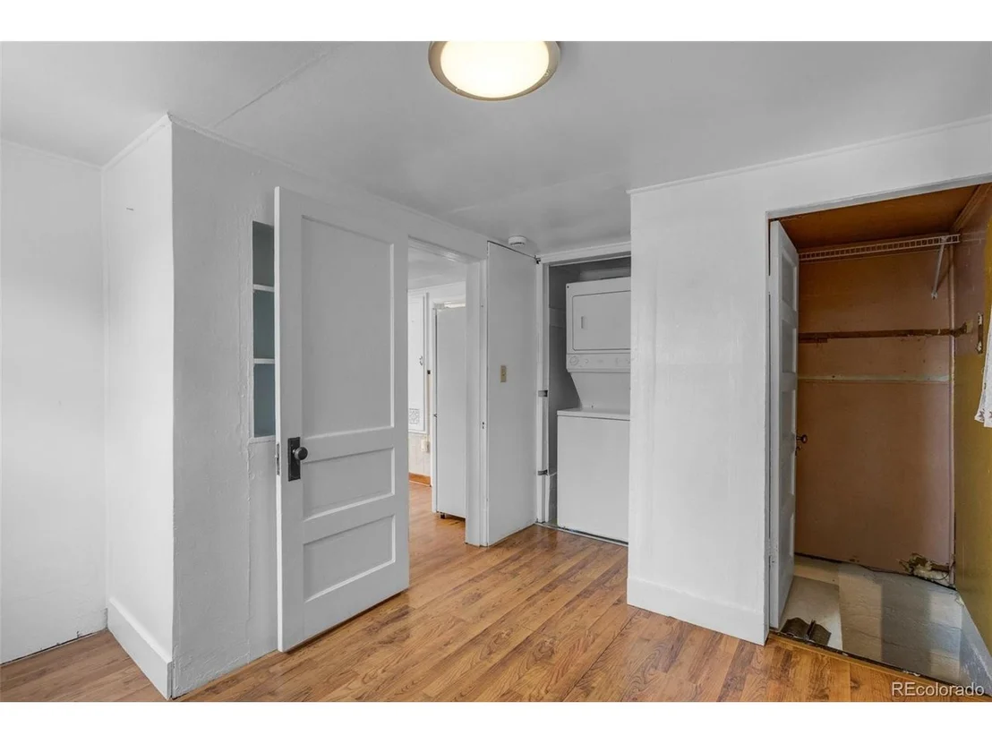 Photo of 548 E Third St