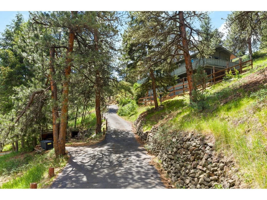 Photo of 1155 Wagonwheel Gap Rd