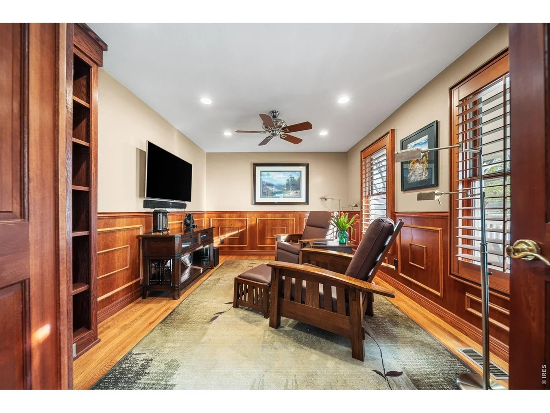 Photo of 2900 Spring Mountain Dr