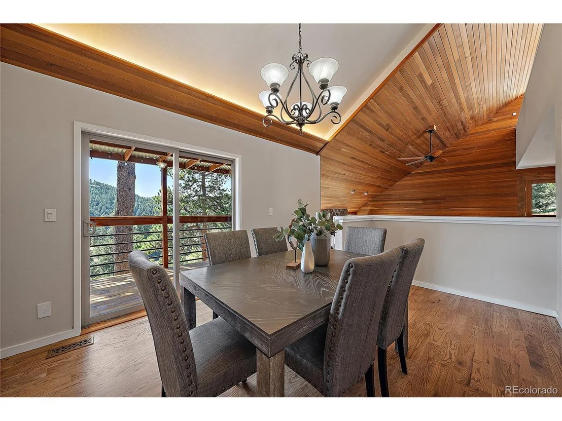 Photo of 6537 Vesuvius Rd