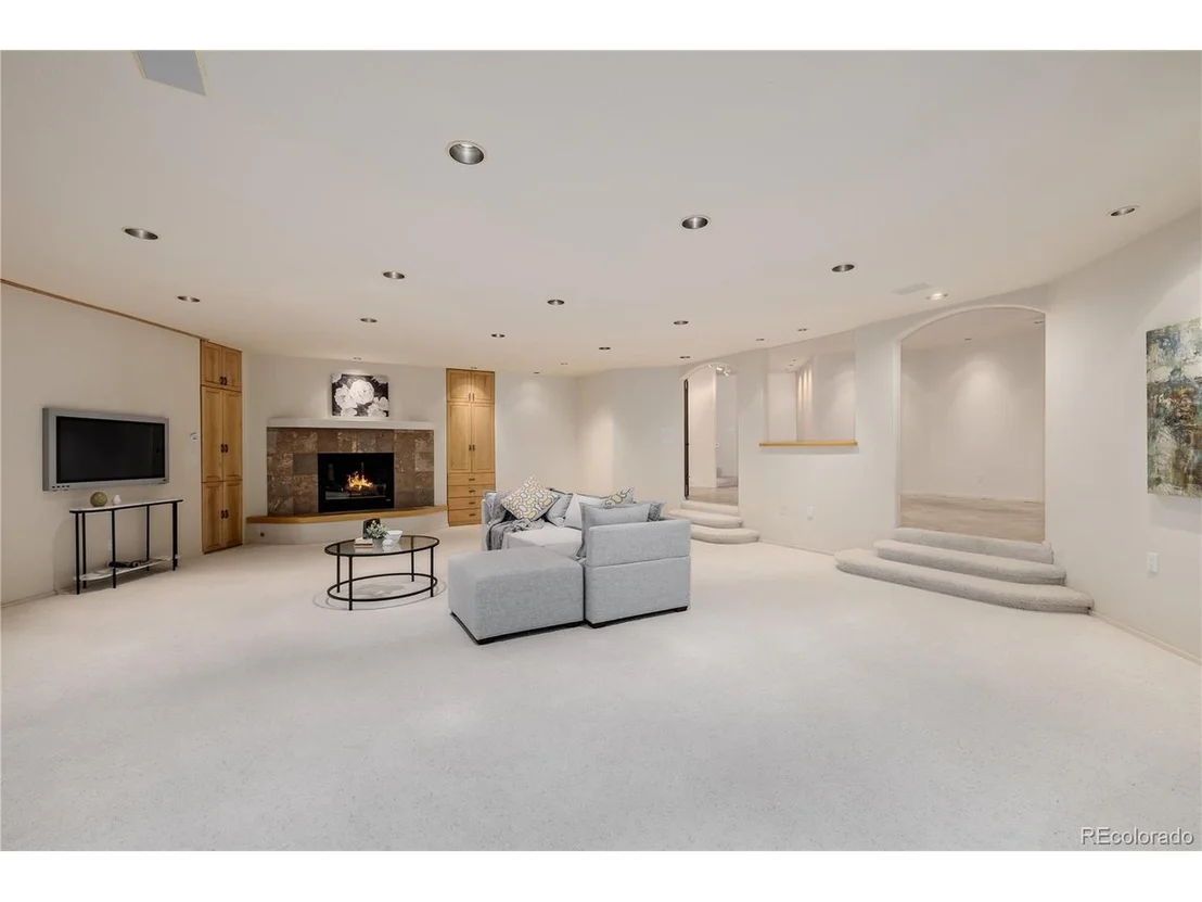 Photo of 1077 Carriage Hills Dr