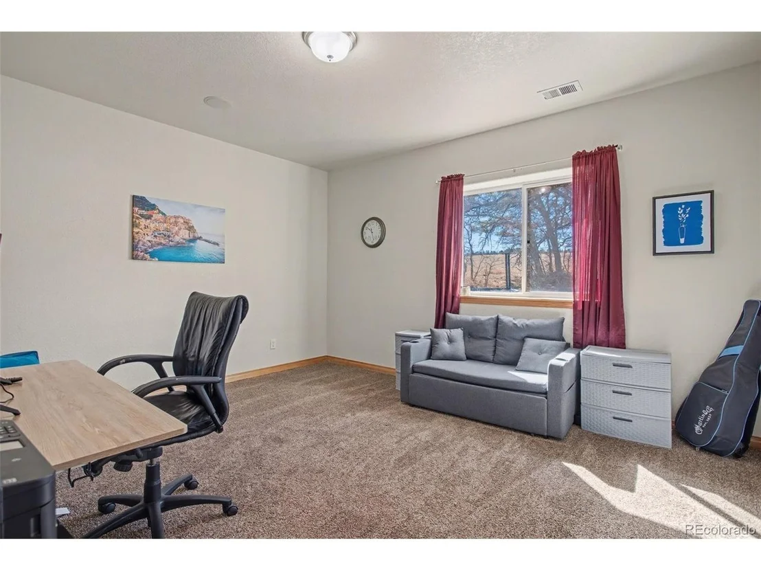 Photo of 261 Pinecrest Way