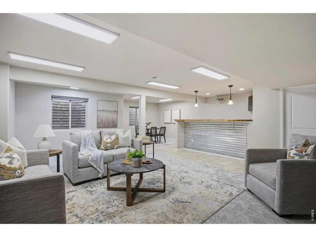 Photo of 2047 Bayfront Dr
