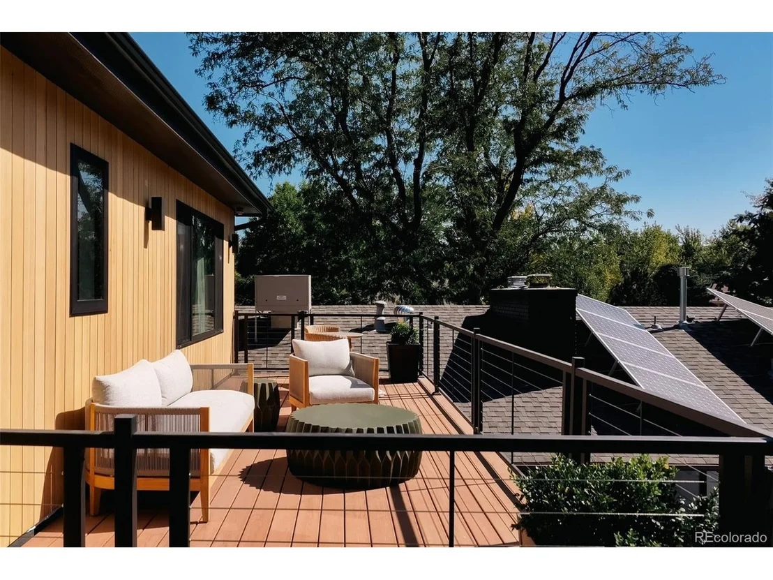 Photo of 2745 Deframe Rd