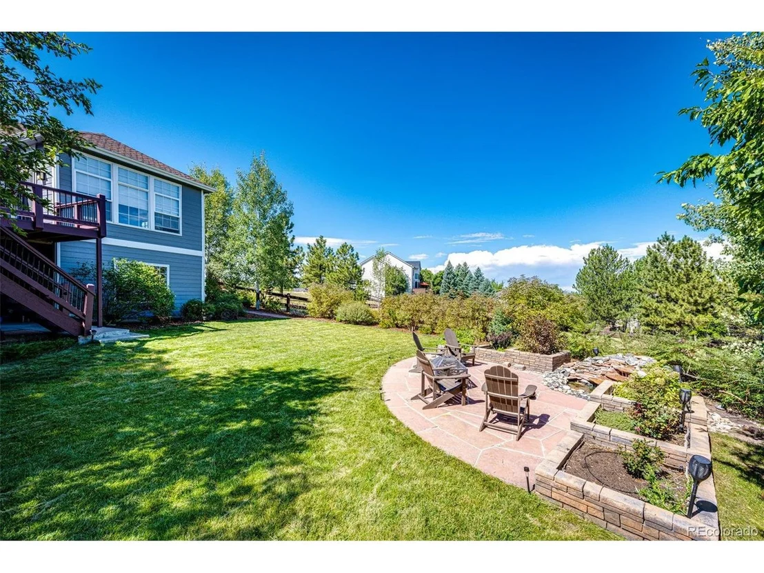 Photo of 389 Shoreham Cir