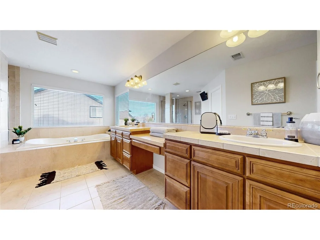 Photo of 15548 W 75th Pl