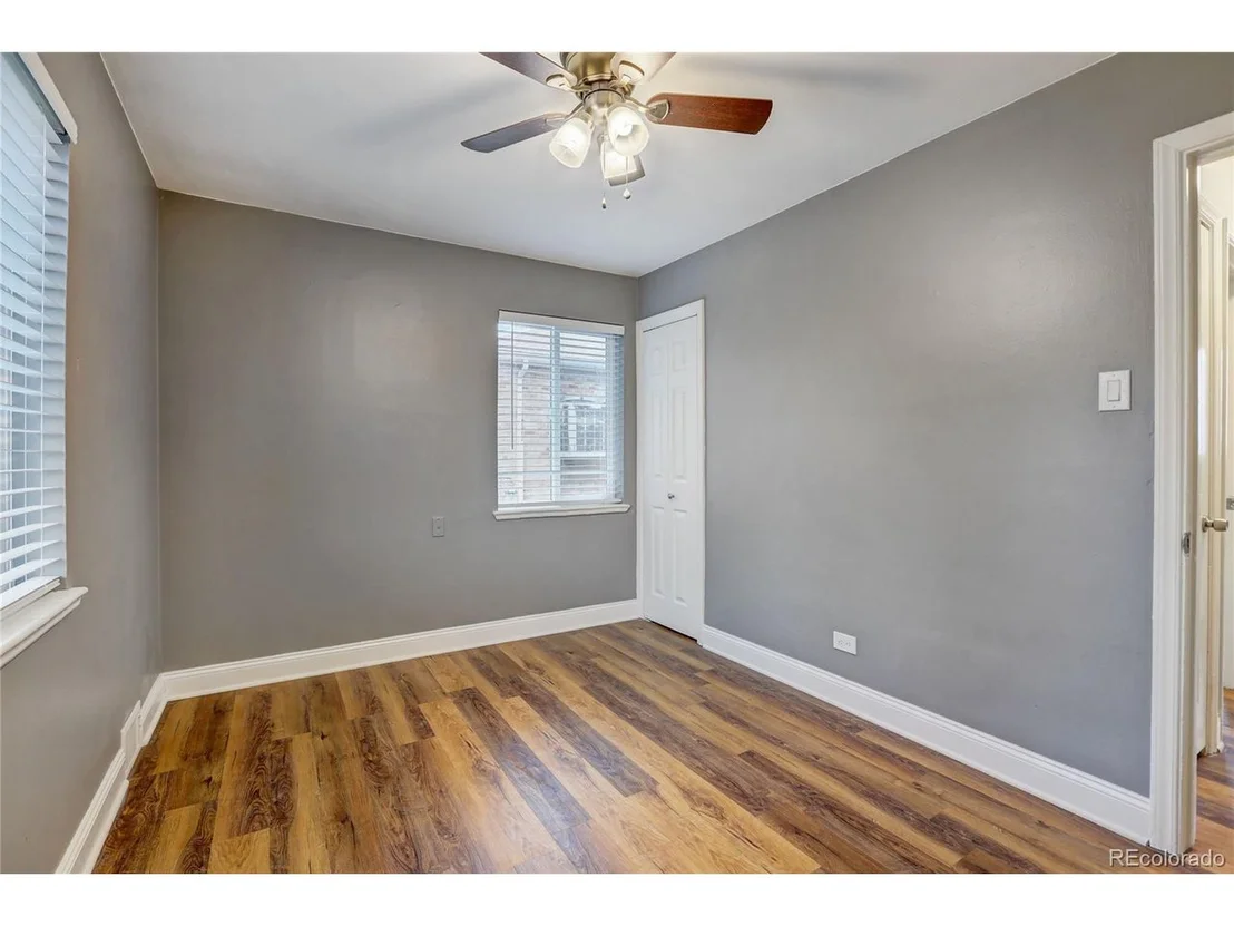 Photo of 2221 W Custer Pl