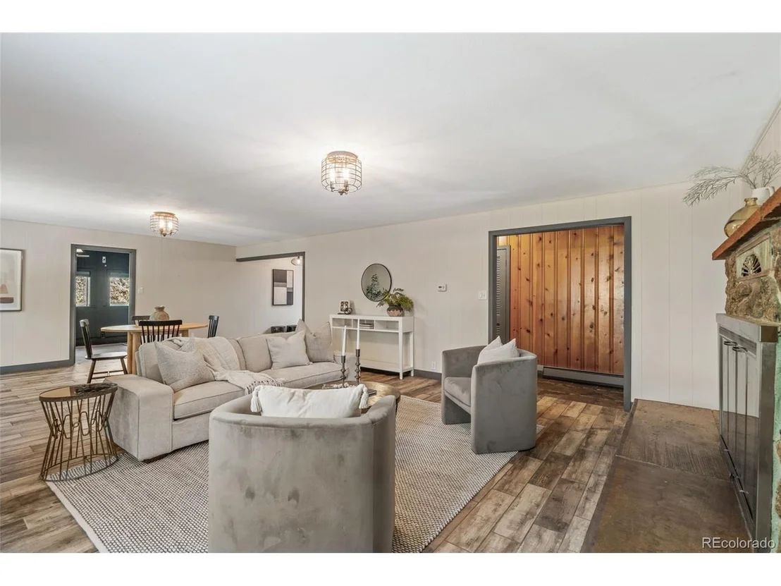 Photo of 5886 High Dr
