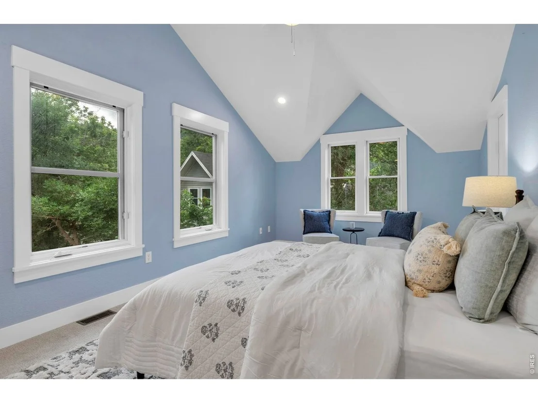 Photo of 320 Pearl St