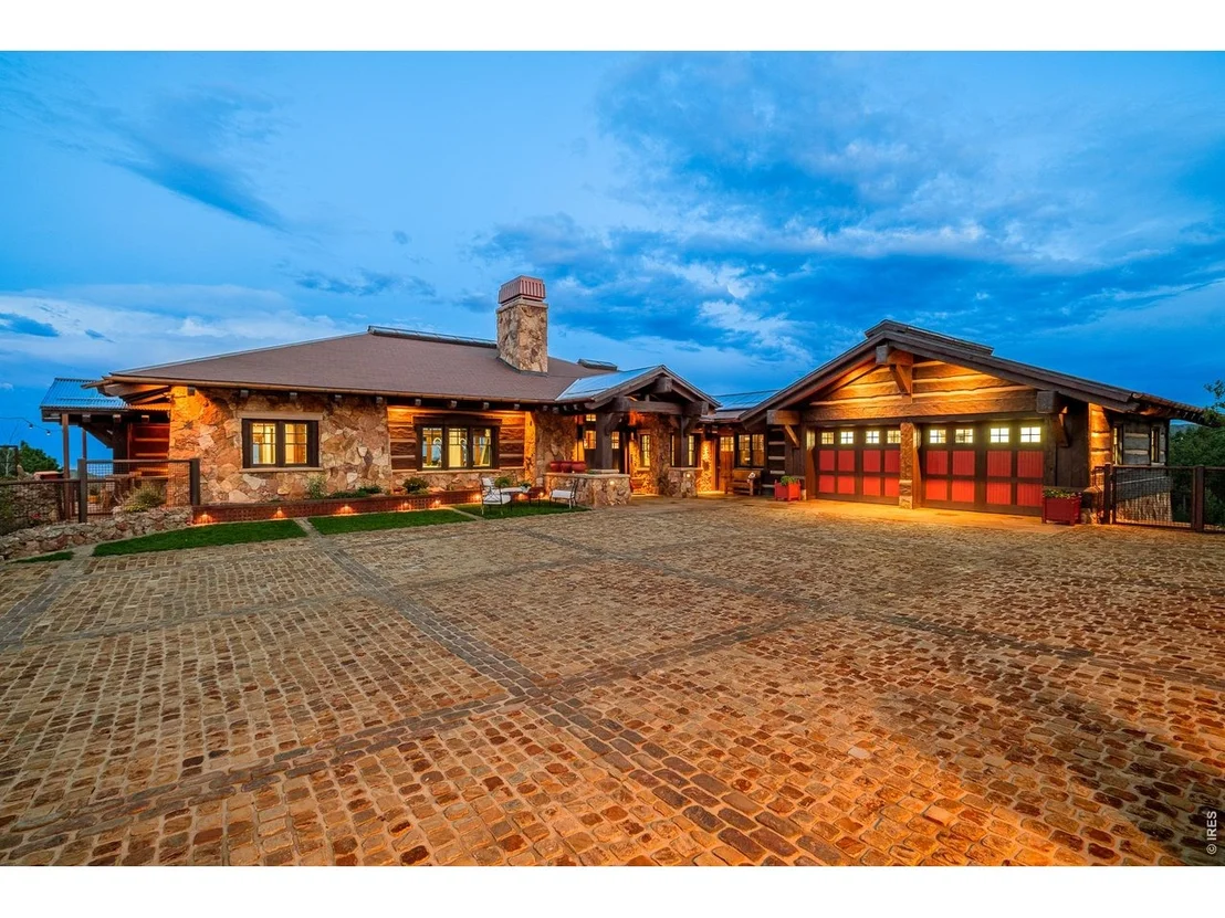 Photo of 307 Labelle Rd