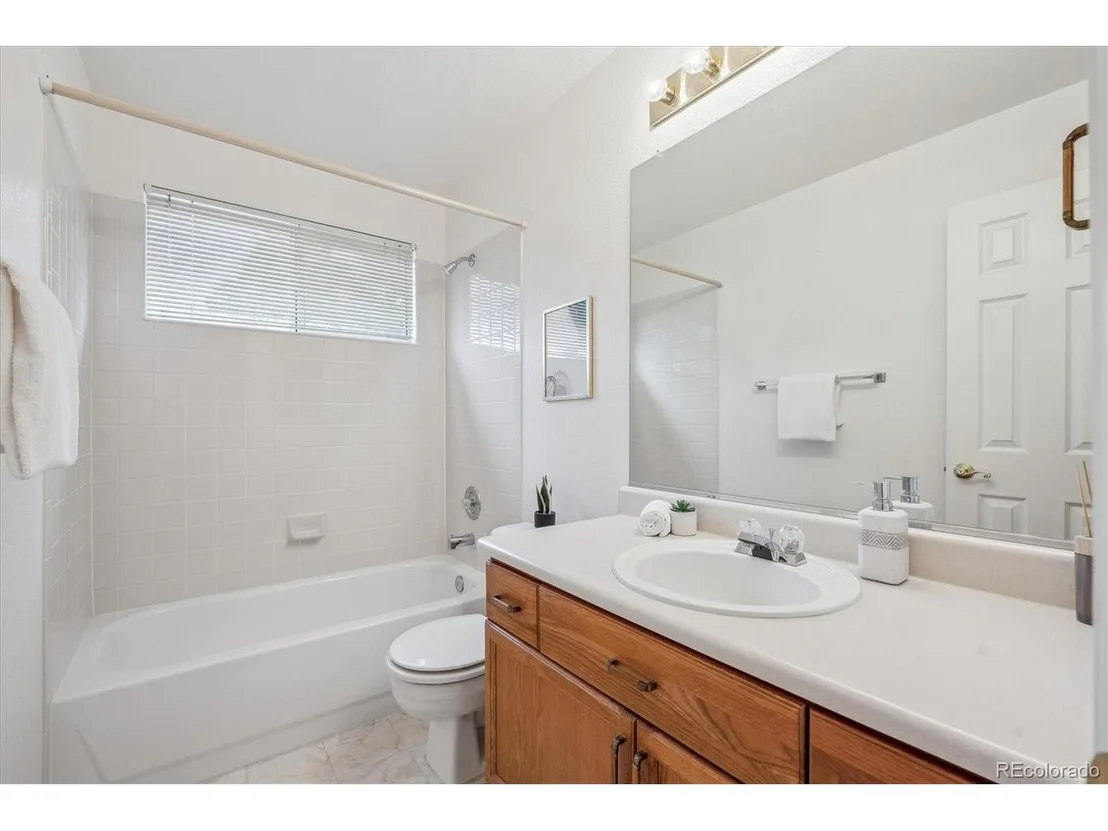 Photo of 1879 Foxfield Dr