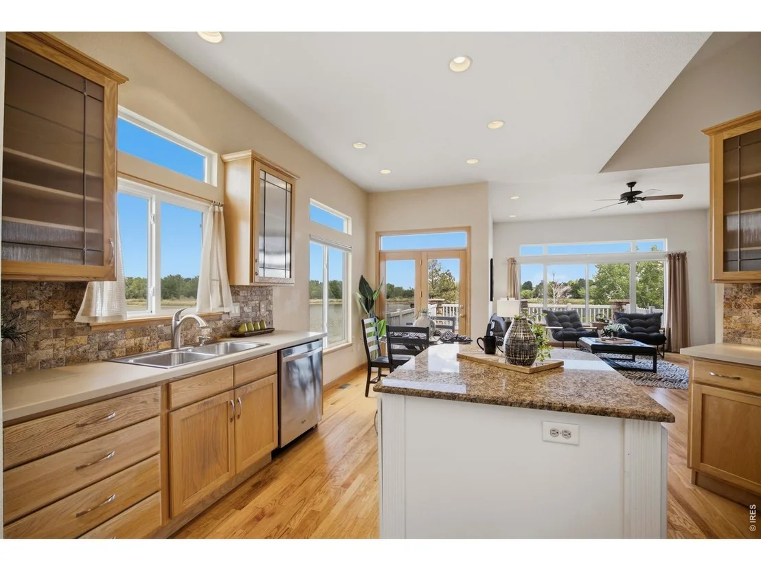 Photo of 535 Lakeside Pl