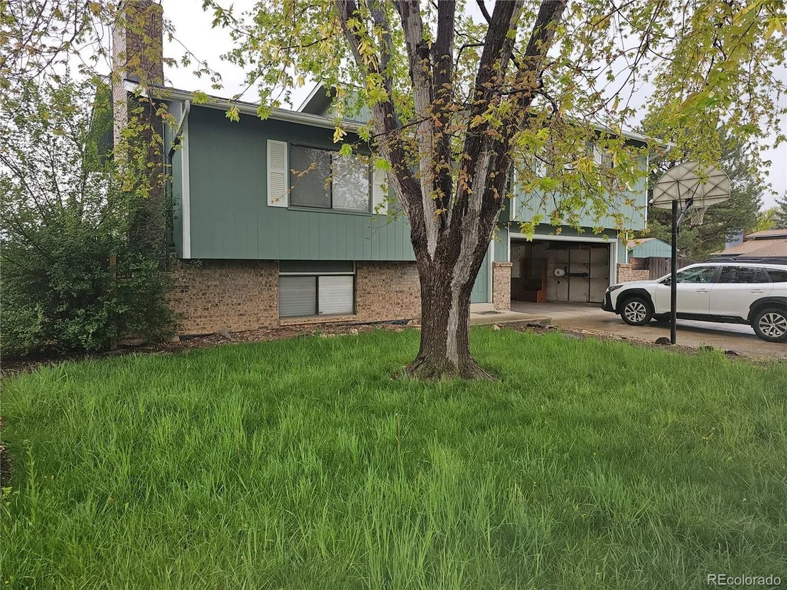 Photo of 880 Orion Dr