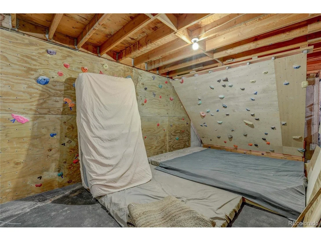 Photo of 155 Pinon Cir