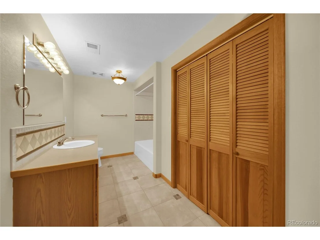 Photo of 74 Bachar Dr