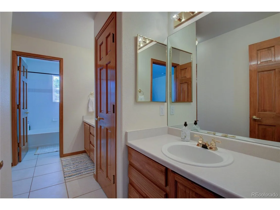 Photo of 646 Clarendon Dr