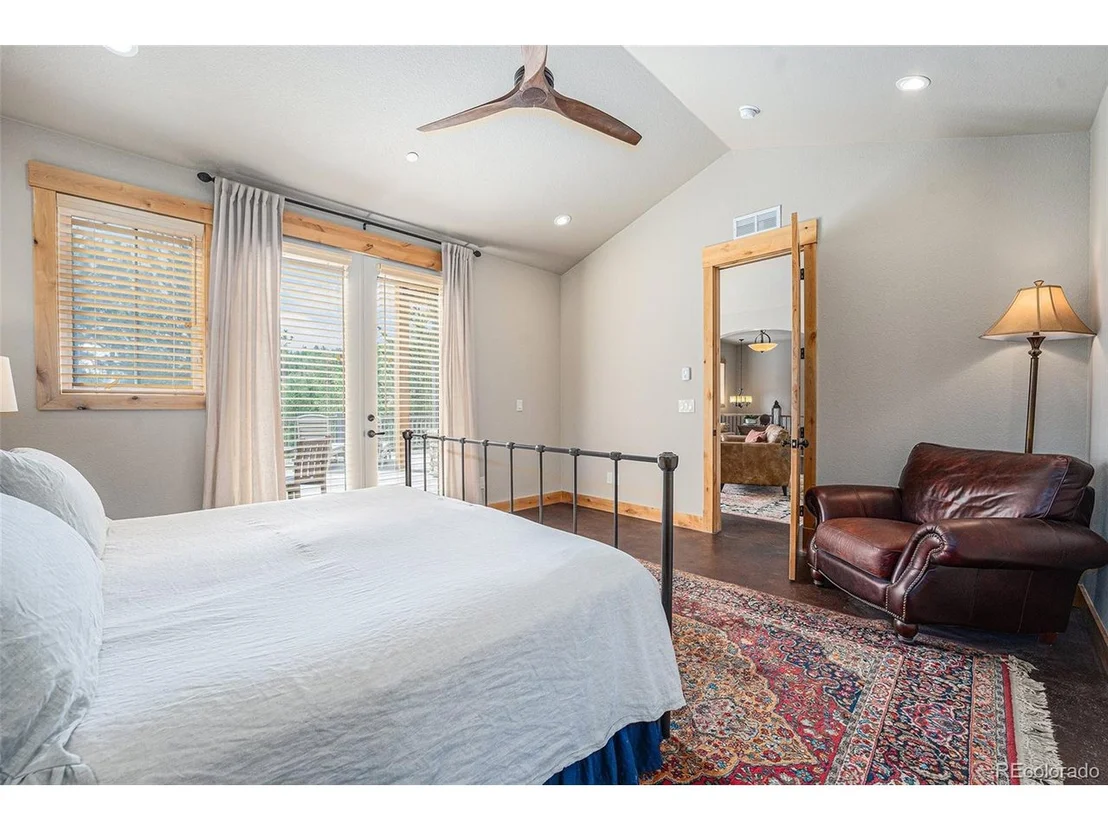 Photo of 342 Crescent Lake Rd