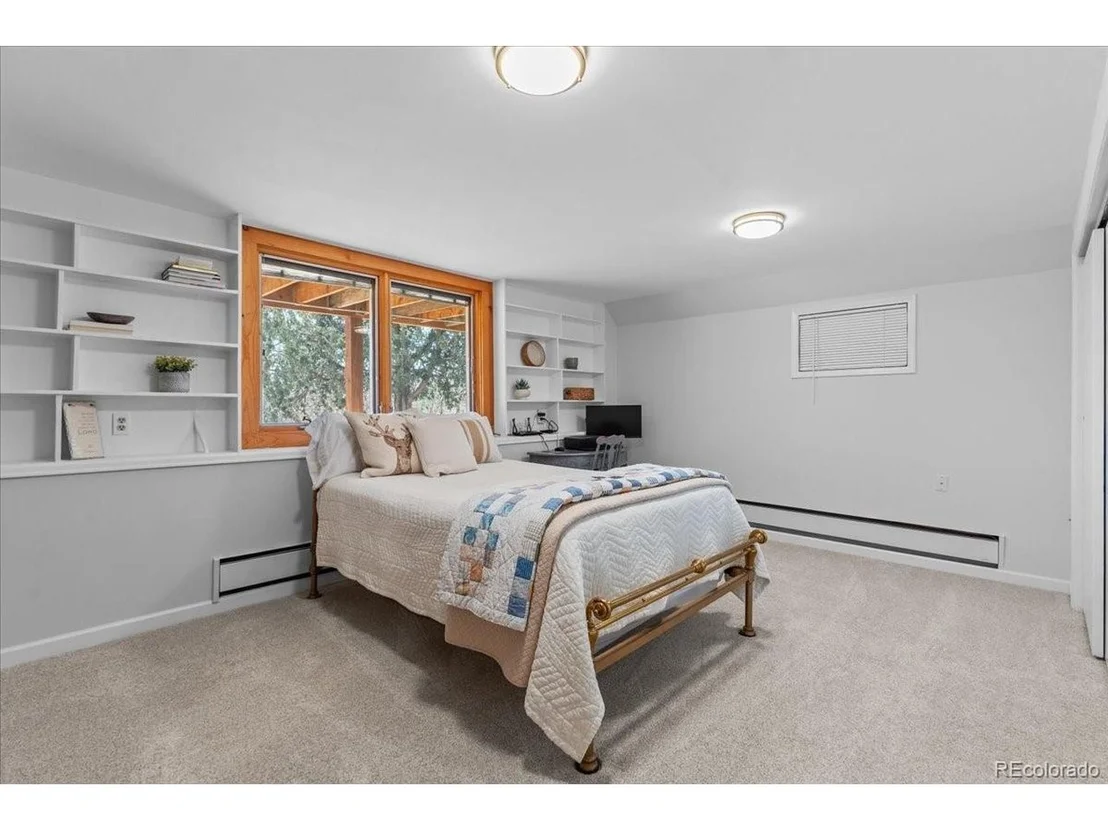Photo of 847 Coronado Dr